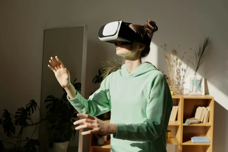 VR vs AR: What’s the Difference and Which One Should You Buy in 2026?